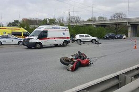 Мотоциклист оказался в реанимации после аварии во Владивостоке