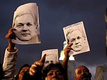 Защита Ассанжа сообщила о риске его самоубийства