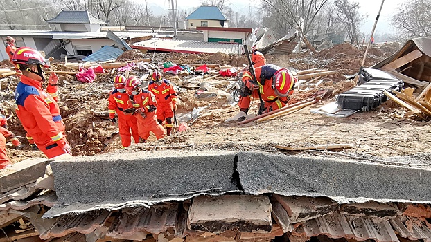 Число погибших в результате землетрясения в Китае возросло до 131