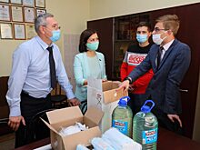 По поручению Валерия Лидина СИЗ передали в городские поликлиники