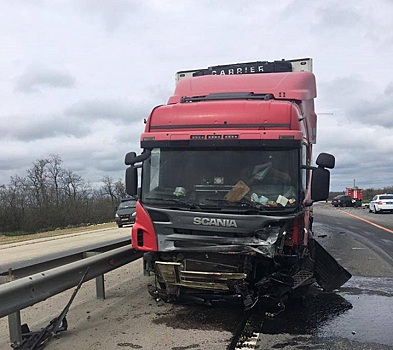 Есть погибший: на трассе М-4 произошло массовое ДТП с грузовиком