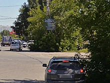 В Новосибирске из-за перевернутого дорожного знака столкнулись два автомобиля