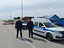 Правопорядок в населённых пунктах и на автодорогах в зоне паводка обеспечивают тюменские полицейские