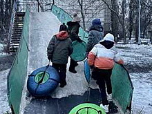 В Липецке местные жители отстояли детскую горку, которую начали демонтировать