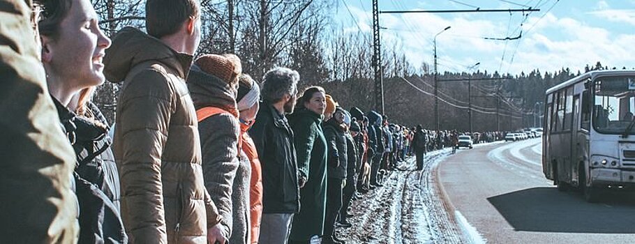 «С нами так нельзя». Почему люди восстали против строительства детского сада на месте Каменного бора