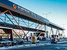 SHOT: в Шереметьево пассажиры задержанных рейсов разложили матрасы прямо на полу