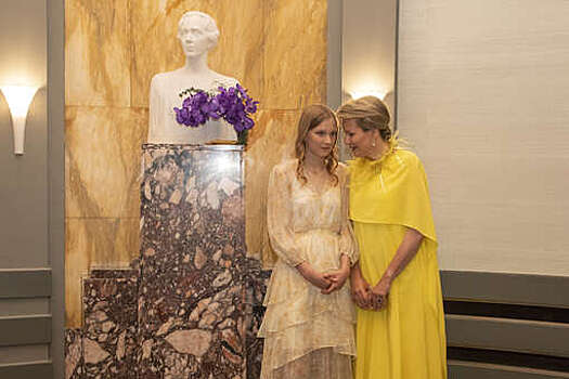 Королева Бельгии Матильда и ее дочь Элеонора посетили финал конкурса вокала в Брюсселе