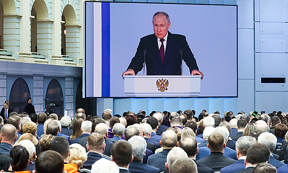Путин: «Запад пытался смять российскую экономику и обвалить рубль»