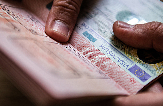 Болгария начнет выдавать россиянам частичные шенгенские визы с 1 апреля