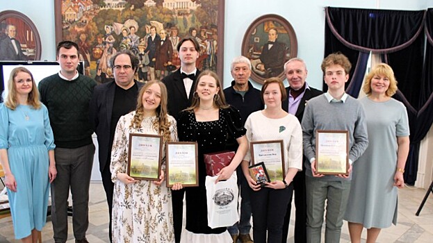 В Музее-заповеднике "Овстуг" на Брянщине наградили молодых писателей