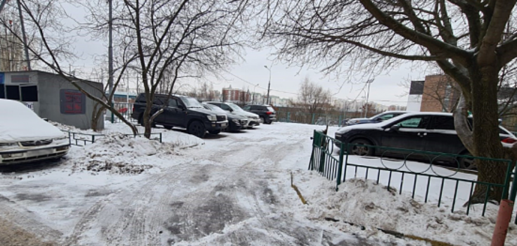 Незаконную платную парковку демонтировали в Южном Бутово