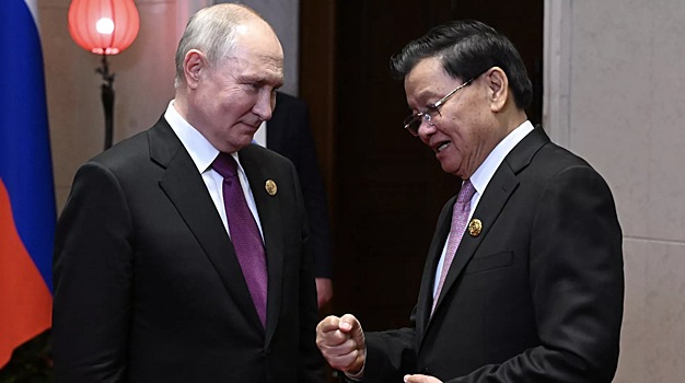 Путин назвал президента Лаоса давним другом российского народа