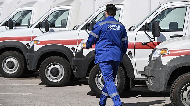 В Москве выстроилась очередь из машин скорой помощи