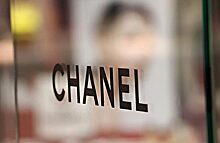 Chanel не для русских: в зарубежных магазинах бренда не продают товар клиентам из России
