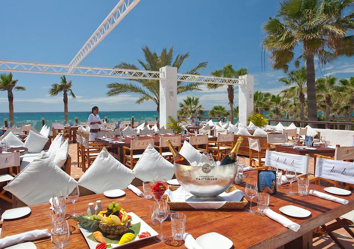 Клуб Nikki Beach, Марбелья, Испания