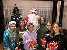 Вчера 43 ребёнка из приёмных семей получили подарки от главы Выселковского поселения