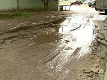 На проспекте Победы огромная яма мешает пензенцам передвигаться