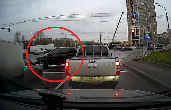 Развернулся неаккуратно и нарвался на ДПС