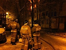 Один мужчина погиб, трое детей пострадали при пожаре в пятиэтажке в Воронеже