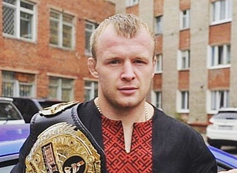 Пётр Ян подписал контракт с UFC