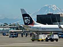 Alaska Airlines эвакуировала самолет после того, как у пассажира загорелся смартфон известной марки