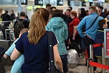 В аэропортах Москвы задержаны десятки рейсов