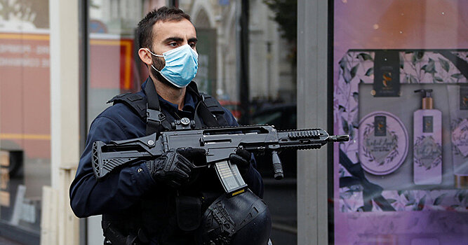 Теракт в Ницце: раненые и как минимум двое погибших, преступник задержан (Le Monde, Франция)
