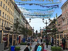 На Малой Конюшенной улице открылся литературный парк «Книжные аллеи»