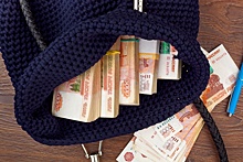 Опрос: 47,6% свердловчан откладывают деньги каждый месяц на случай непредвиденных трат