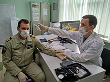 Московские спасатели поздравляют врачей с профессиональным праздником