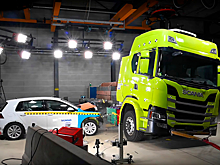  		 			?Смотрите, как VW Golf Slam на краш-тесте разбивается о грузовик Scania 		 	