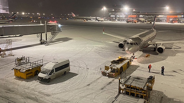 Аномальный снег в столице будет корректировать расписание самолетов до пятницы