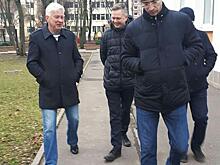 Традиционный субботний обход территории провел глава управы Дмитровского района Сергей Перхун