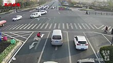 Уставший от пробок китаец самовольно перекрасил разметку на дороге