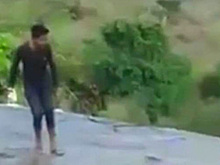 Неуклюжий турист свалился в водопад из-за селфи