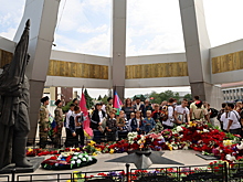 Возложением цветов встретили День Победы в райцентре (фото)
