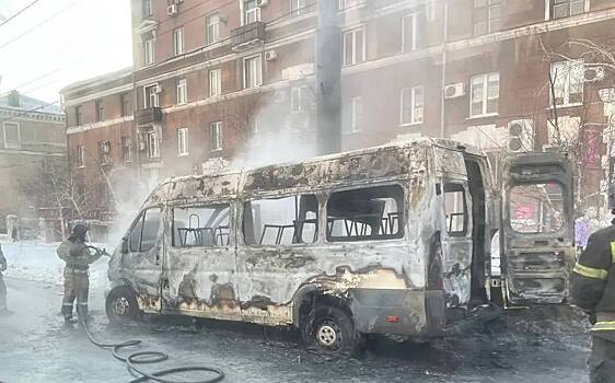 В центре Орска сгорела маршрутка – возбуждено уголовное дело