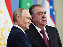 Путин обнялся с Рахмоном