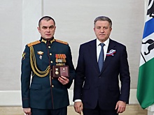 Спикер Заксобрания Новосибирской области поздравил военнослужащих
