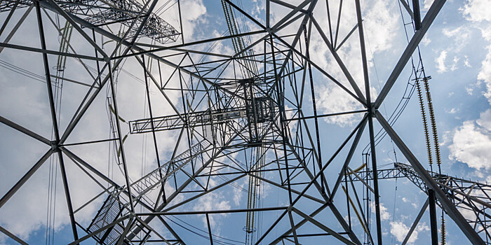 Бердымухамедов побывал на стройплощадке ЛЭП, где провел совещание по энергобезопасности