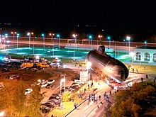 Сквозь застройку: кадры транспортировки носовой части подлодки К-3 «Ленинский комсомол»