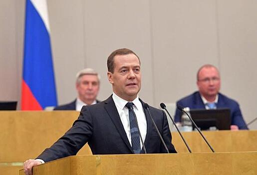 Медведев об отставке Бориса Джонсона: «Первый пошел»