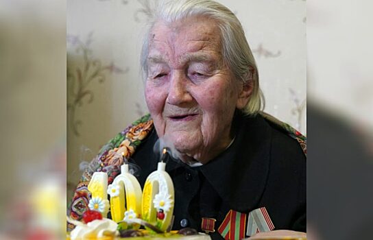 Мэр Златоуста поздравил ветерана со 100-летним юбилеем