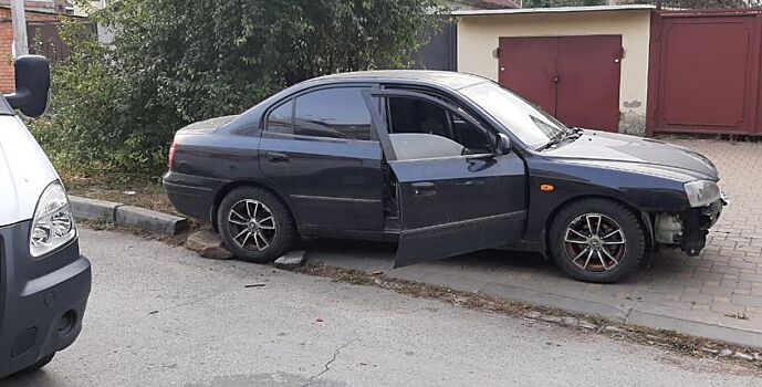 В Ростове на улице Саратовской лишенный водительских прав пьяный мужчина сбил женщину