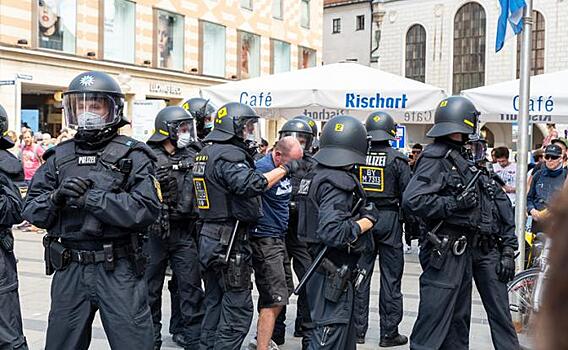 У Запада опять Кремль виноват: Это русские «ковидиоты» поднимают немцев на протесты