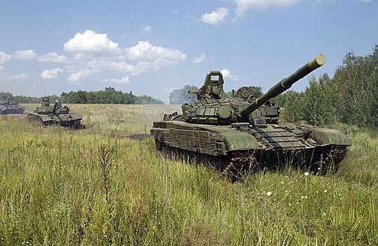 Российские военные испытывают систему активной защиты танков