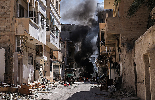 Террористы уходят из Пальмиры, заминировав дома и дороги