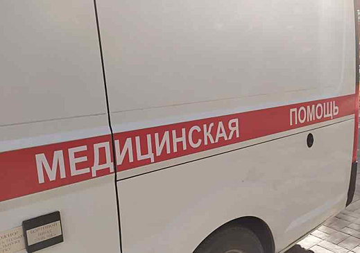В Новосибирске семилетняя девочка выпала с балкона 4 этажа