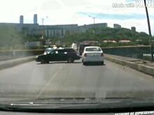 Автоавария блокировала движение по Рудневскому мосту во Владивостоке