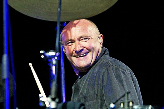 Самому известному поющему барабанщику Филу Коллинзу исполнилось 75 лет